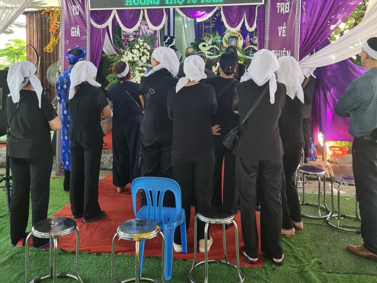 Cách lập kế hoạch tài chính để tổ chức đám tang không bị động